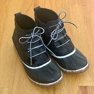 Sorel Out N About Leather Duck Boots